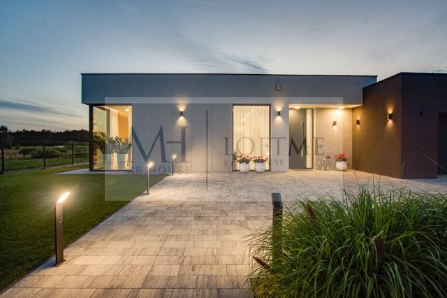 dom wolnostojący, 4 pokoje Piątkowisko. Zdjęcie 1