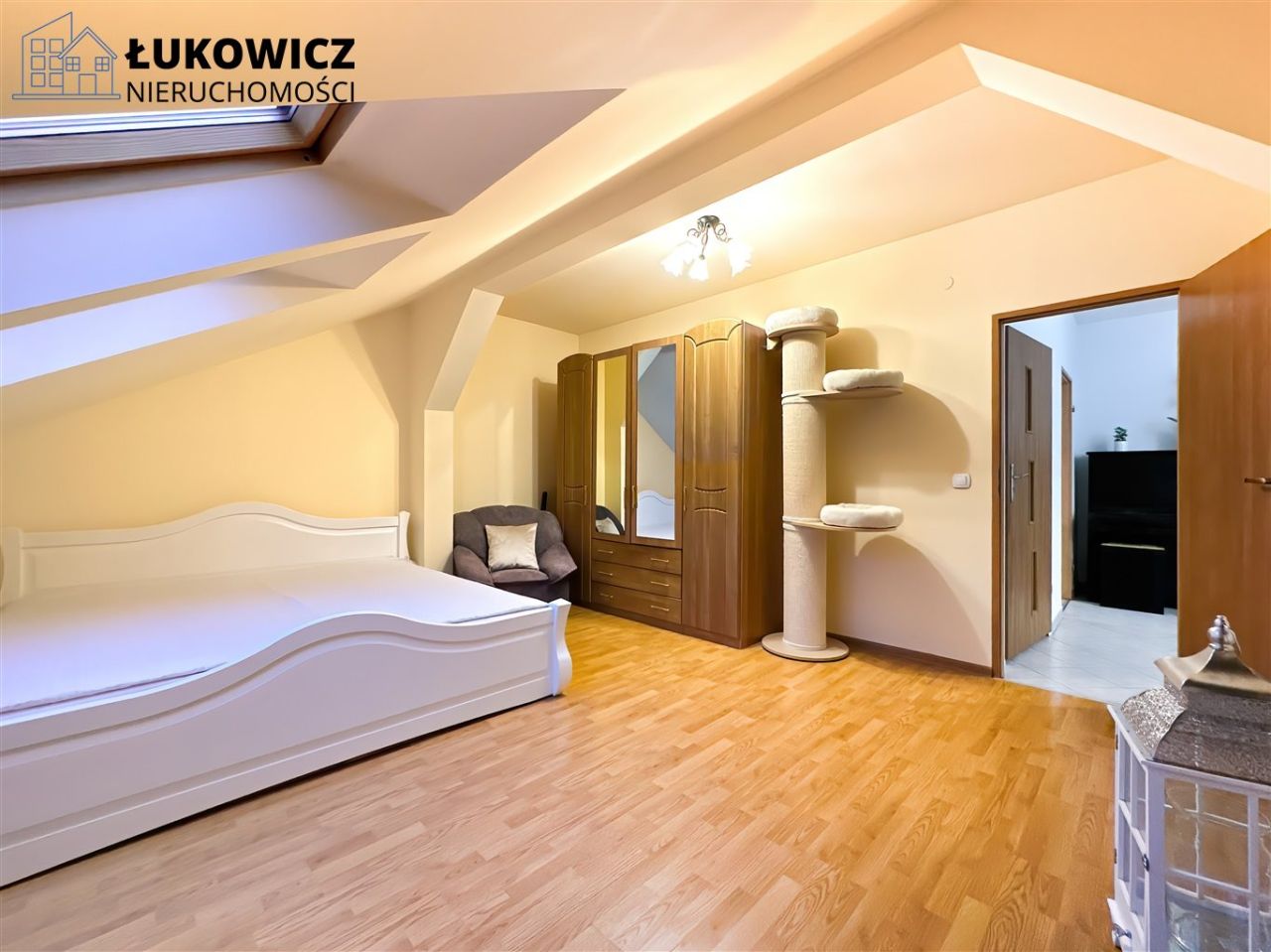 Mieszkanie 5-pokojowe Bielsko-Biała Komorowice Krakowskie. Zdjęcie 2