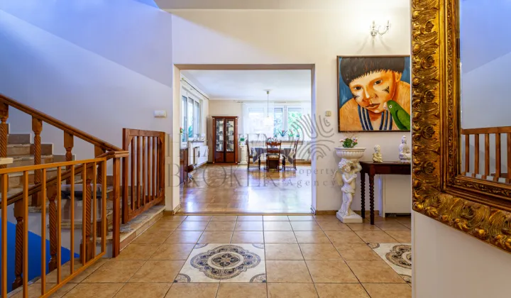 dom wolnostojący, 5 pokoi Warszawa, ul. Głębocka