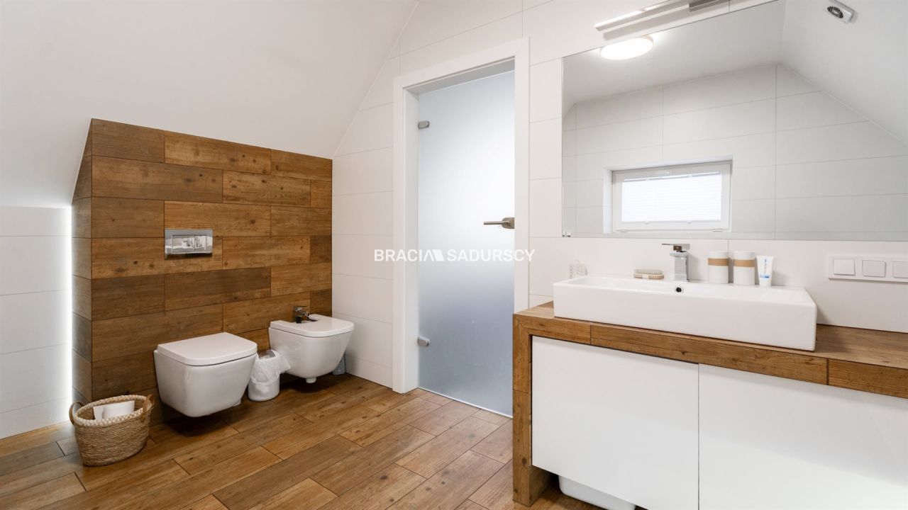 dom wolnostojący, 5 pokoi Skawica. Zdjęcie 37