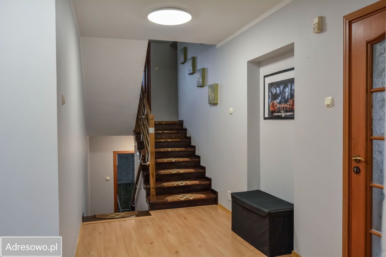 dom szeregowy, 6 pokoi Wałcz, os. Piastowskie. Zdjęcie 2