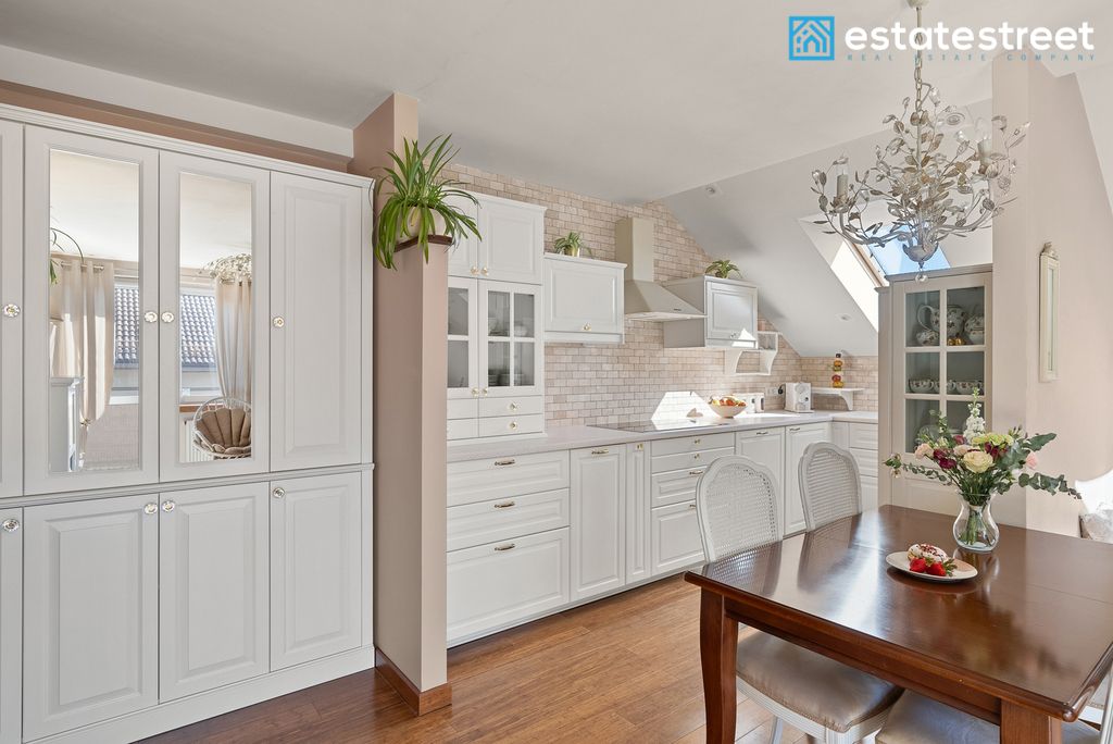 Mieszkanie 4-pokojowe Katowice, ul. Ignacego Paderewskiego. Zdjęcie 2