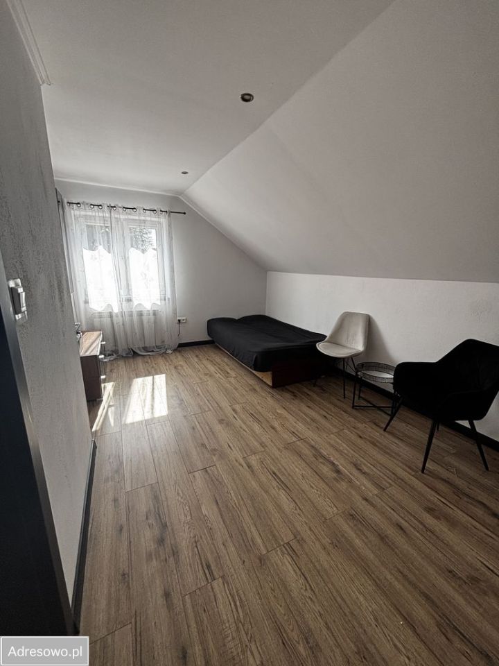 dom wolnostojący, 5 pokoi Surochów. Zdjęcie 16