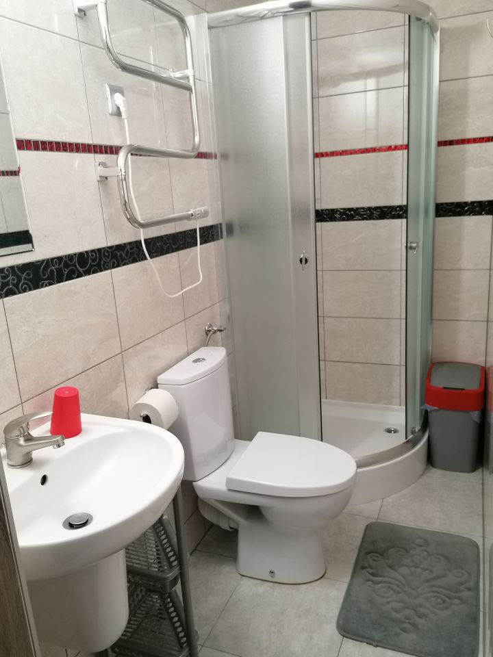 dom wolnostojący, 18 pokoi Karpacz Centrum, ul. Nad Łomnicą. Zdjęcie 8