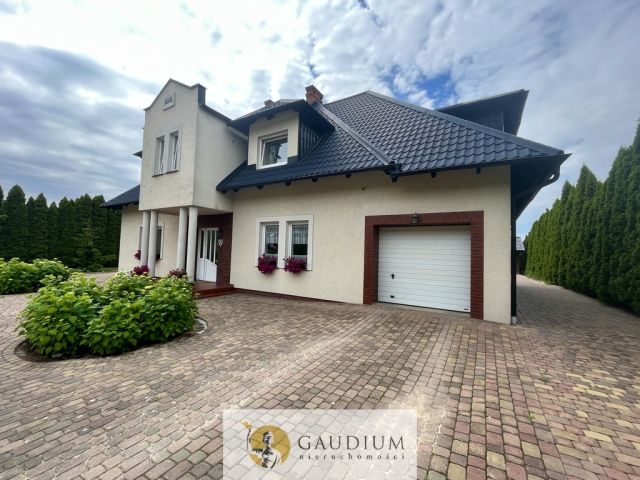 dom wolnostojący, 7 pokoi Bytonia, os. Zielone. Zdjęcie 1