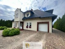 dom wolnostojący, 7 pokoi Bytonia, os. Zielone