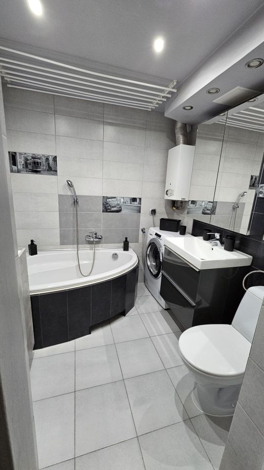 Mieszkanie 3-pokojowe Katowice os. Tysiąclecia, ul. Bolesława Chrobrego. Zdjęcie 3