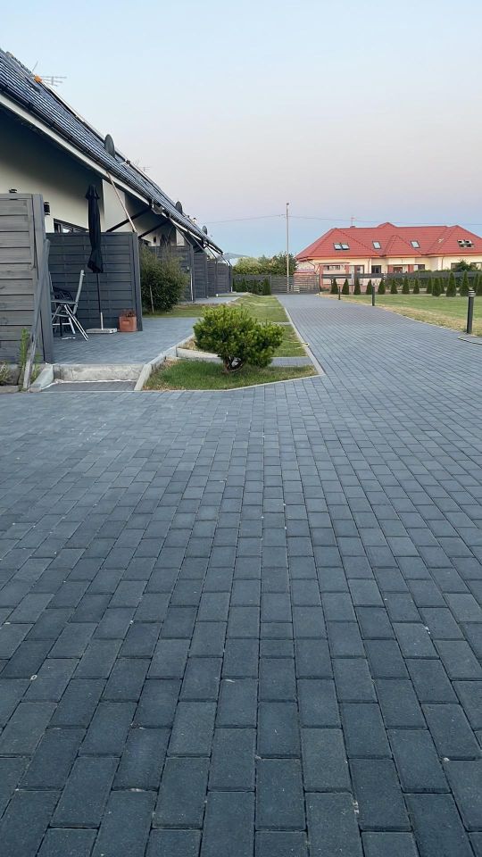 bliźniak, 18 pokoi Nowęcin, ul. Żwirowa