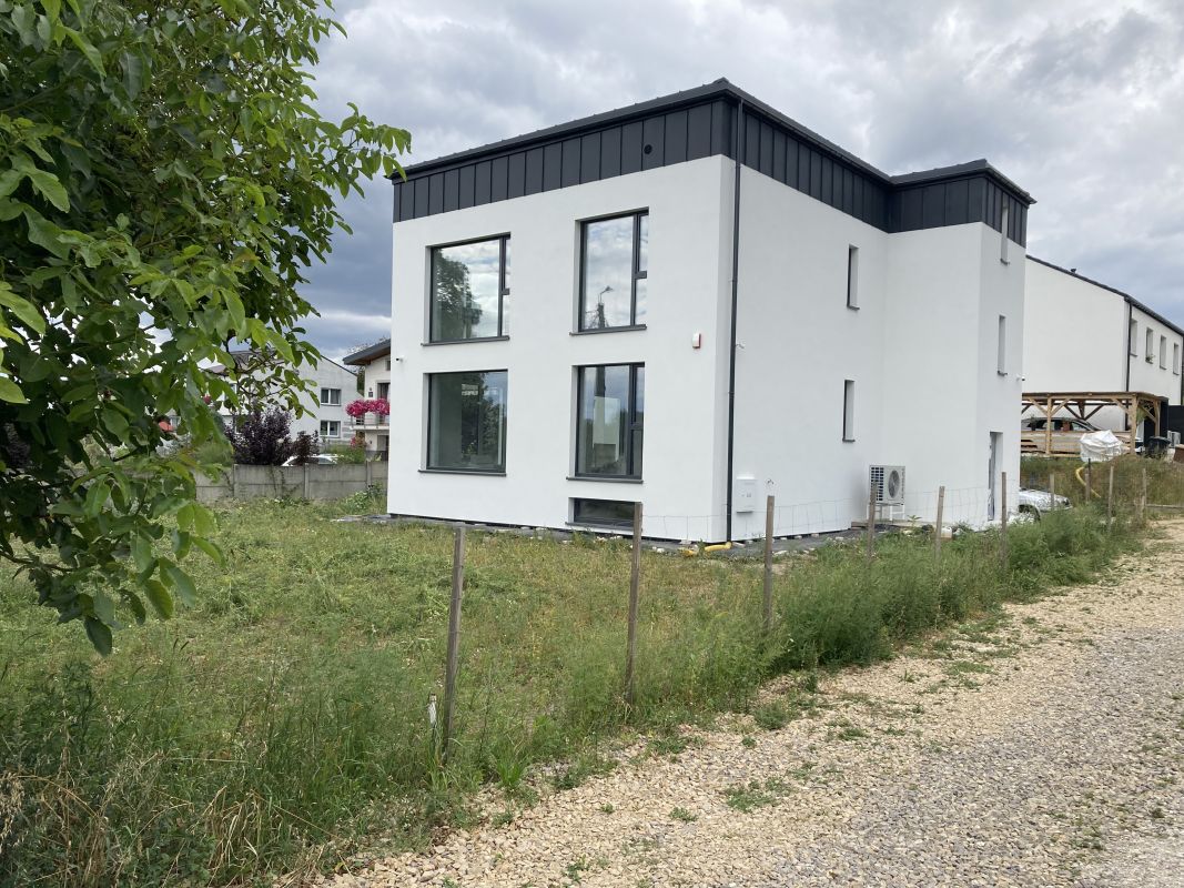 dom wolnostojący, 4 pokoje Katowice, ul. Katowicka