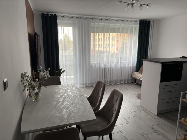 Mieszkanie 3-pokojowe Głubczyce, os. Konstytucji 3 Maja. Zdjęcie 1