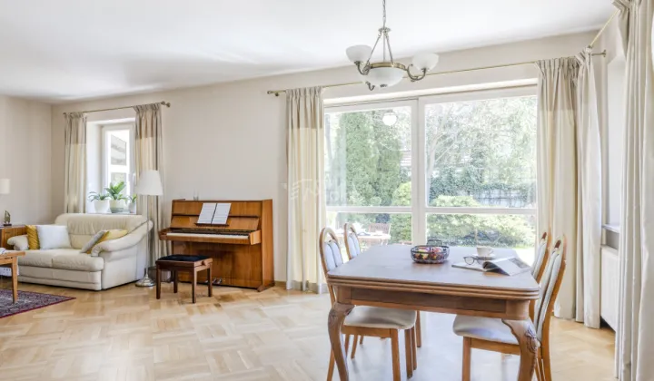 dom wolnostojący, 5 pokoi Laski, ul. Pogodna