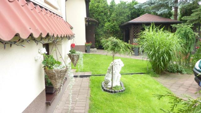 dom wolnostojący, 8 pokoi Legionowo. Zdjęcie 1