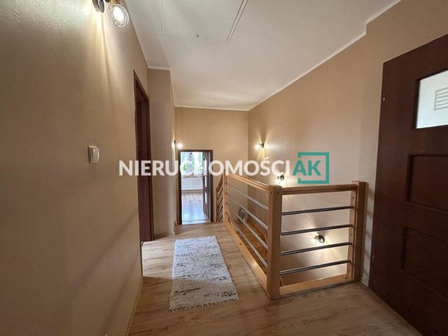 dom wolnostojący, 6 pokoi Dachowa, ul. Cisowa. Zdjęcie 14