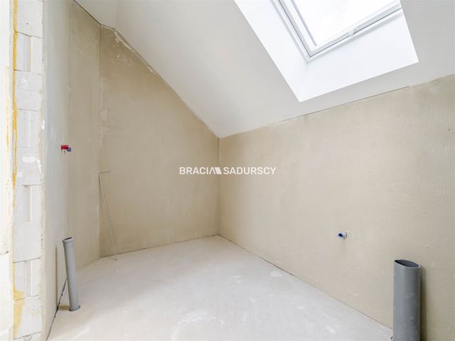 dom wolnostojący, 4 pokoje Koźmice Małe. Zdjęcie 20