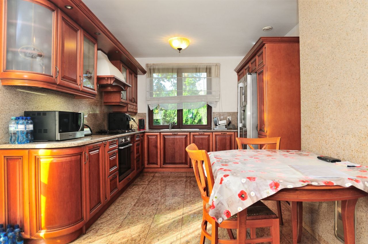 dom wolnostojący, 4 pokoje Niedźwiedź. Zdjęcie 3