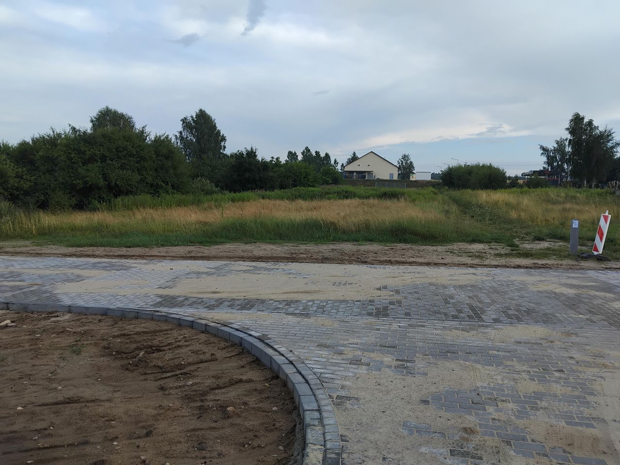 Działka inwestycyjna Baranów, ul. Cmentarna. Zdjęcie 4