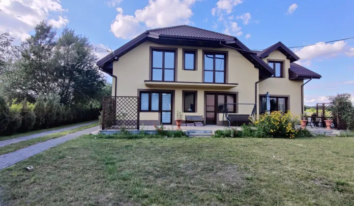 dom wolnostojący, 8 pokoi Kobierne, ul. Mazowiecka