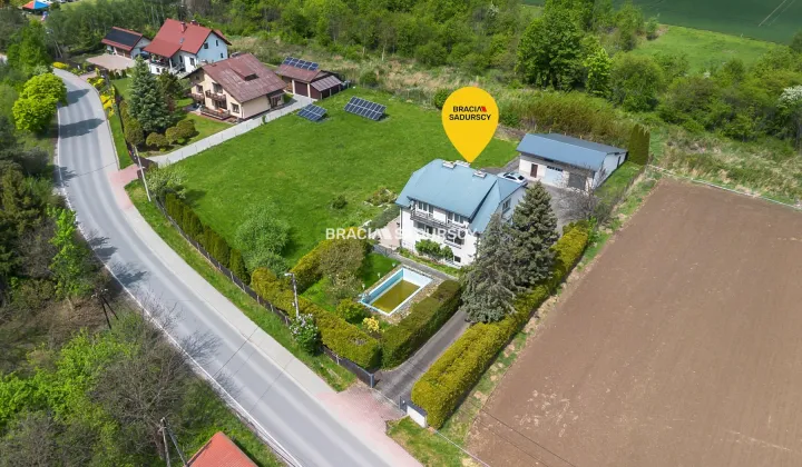 dom wolnostojący, 7 pokoi Krzeszowice, ul. Żbicka