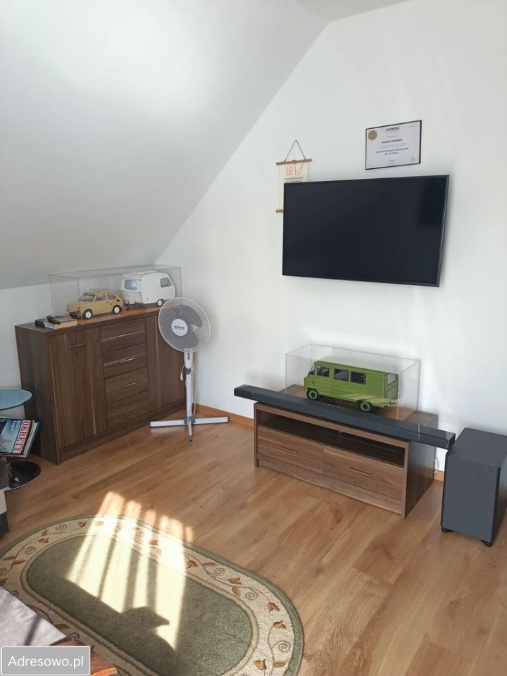 dom wolnostojący, 8 pokoi Ligota, ul. Mała. Zdjęcie 11