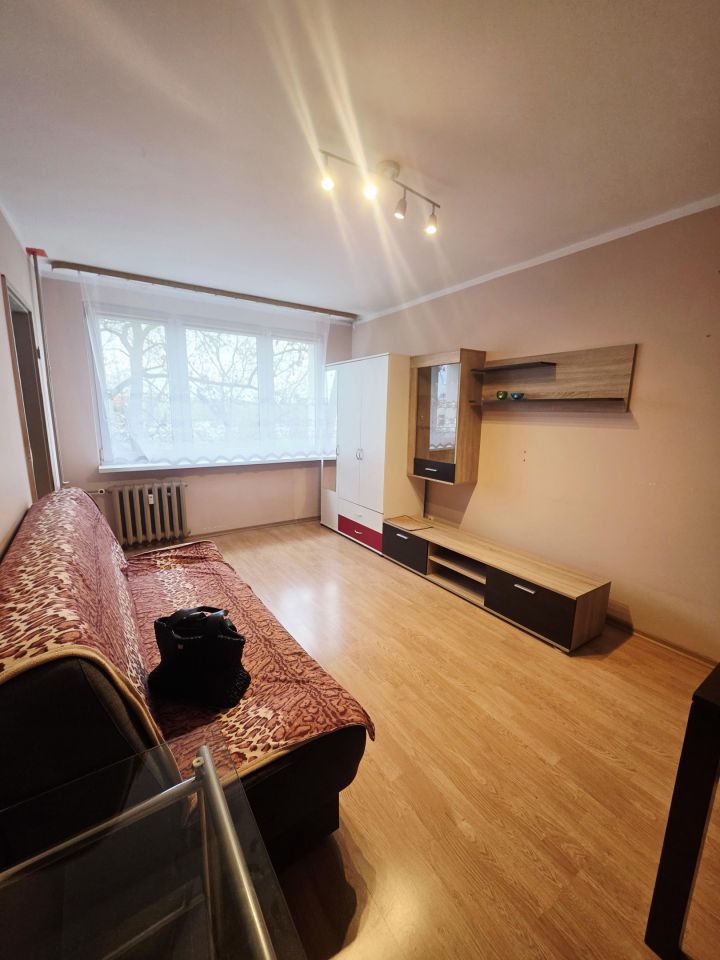 Mieszkanie 2-pokojowe Jelenia Góra Zabobrze, ul. Mieczysława Karłowicza. Zdjęcie 2