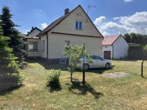 dom wolnostojący, 4 pokoje Kuźnica, ul. Adama Mickiewicza. Zdjęcie 2