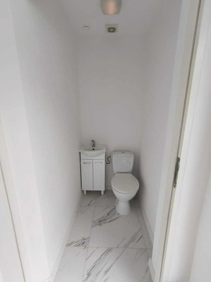 Lokal Oborniki Śląskie Centrum, ul. Marii Skłodowskiej-Curie. Zdjęcie 2