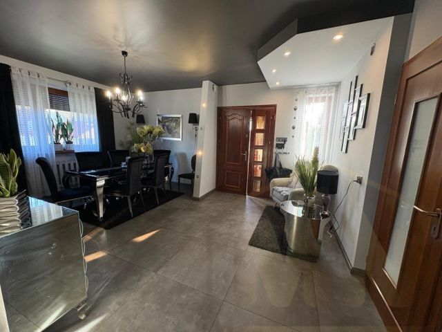 dom wolnostojący, 6 pokoi Poświętno. Zdjęcie 3