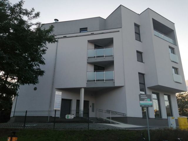 Biuro Poznań Górczyn, ul. Romana Dmowskiego. Zdjęcie 1