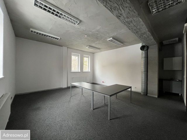 Biuro Tychy Centrum, ul. Estetyczna. Zdjęcie 1