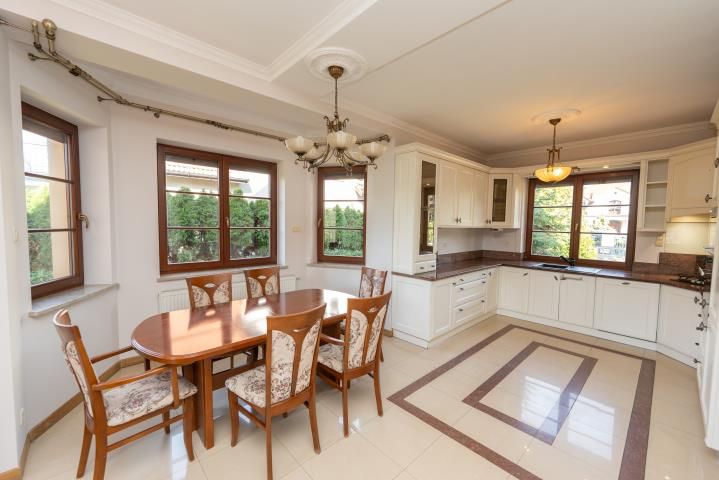 dom wolnostojący, 6 pokoi Żerniki Wrocławskie, ul. Miodowa