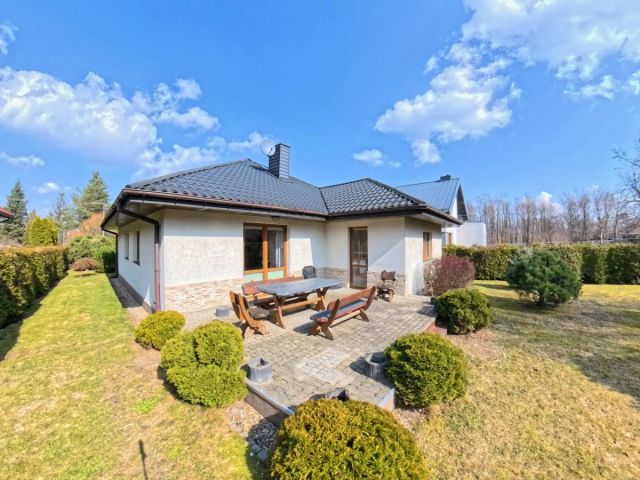 dom wolnostojący, 4 pokoje Zgierz Chełmy, ul. Orzechowa. Zdjęcie 2