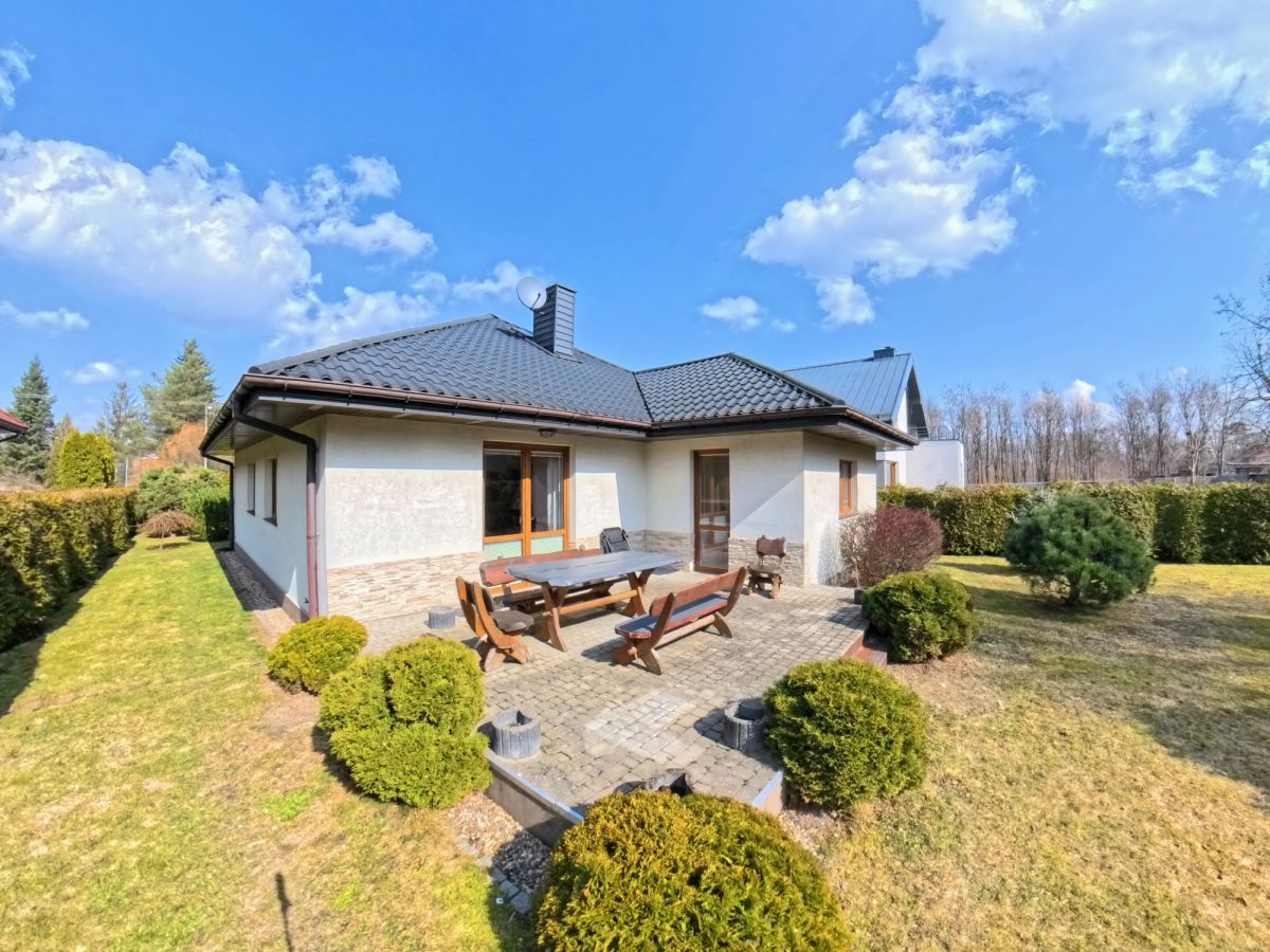 dom wolnostojący, 4 pokoje Zgierz Chełmy, ul. Orzechowa. Zdjęcie 2