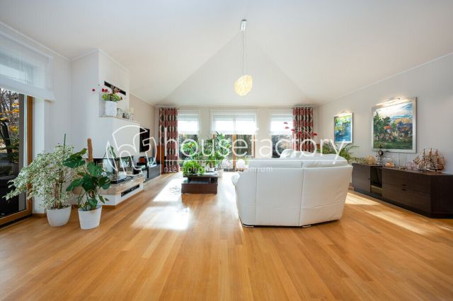 dom wolnostojący, 5 pokoi Zgierz. Zdjęcie 3