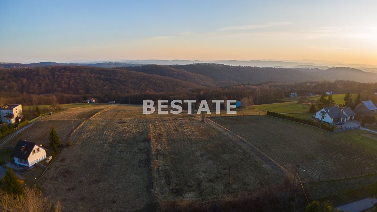 Działka budowlana Pleśna. Zdjęcie 1