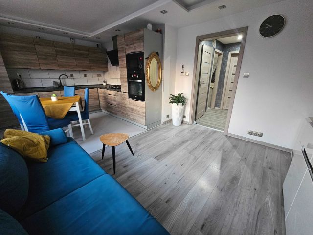 Mieszkanie 3-pokojowe Piotrów. Zdjęcie 1