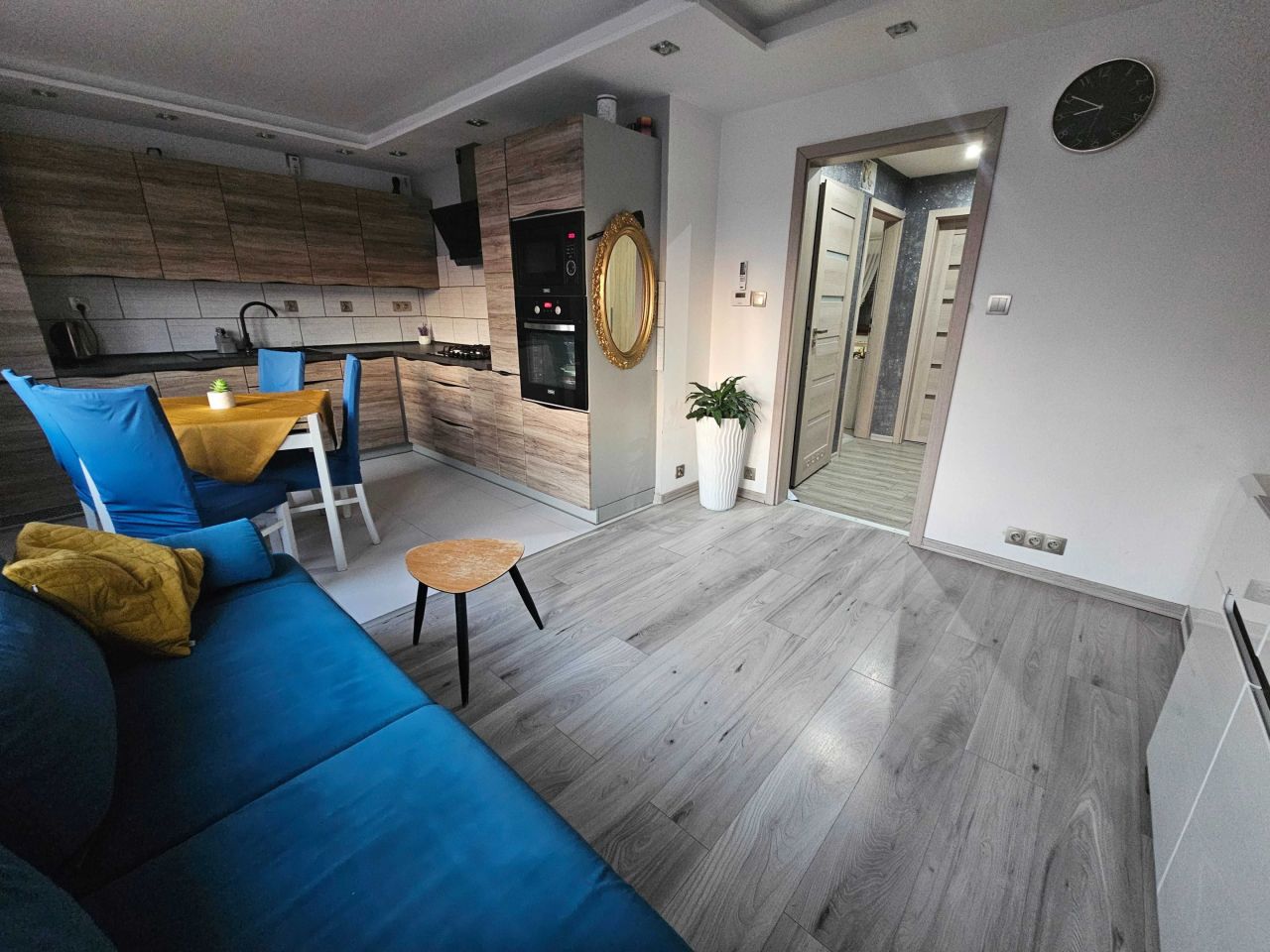 Mieszkanie 3-pokojowe Piotrów. Zdjęcie 1