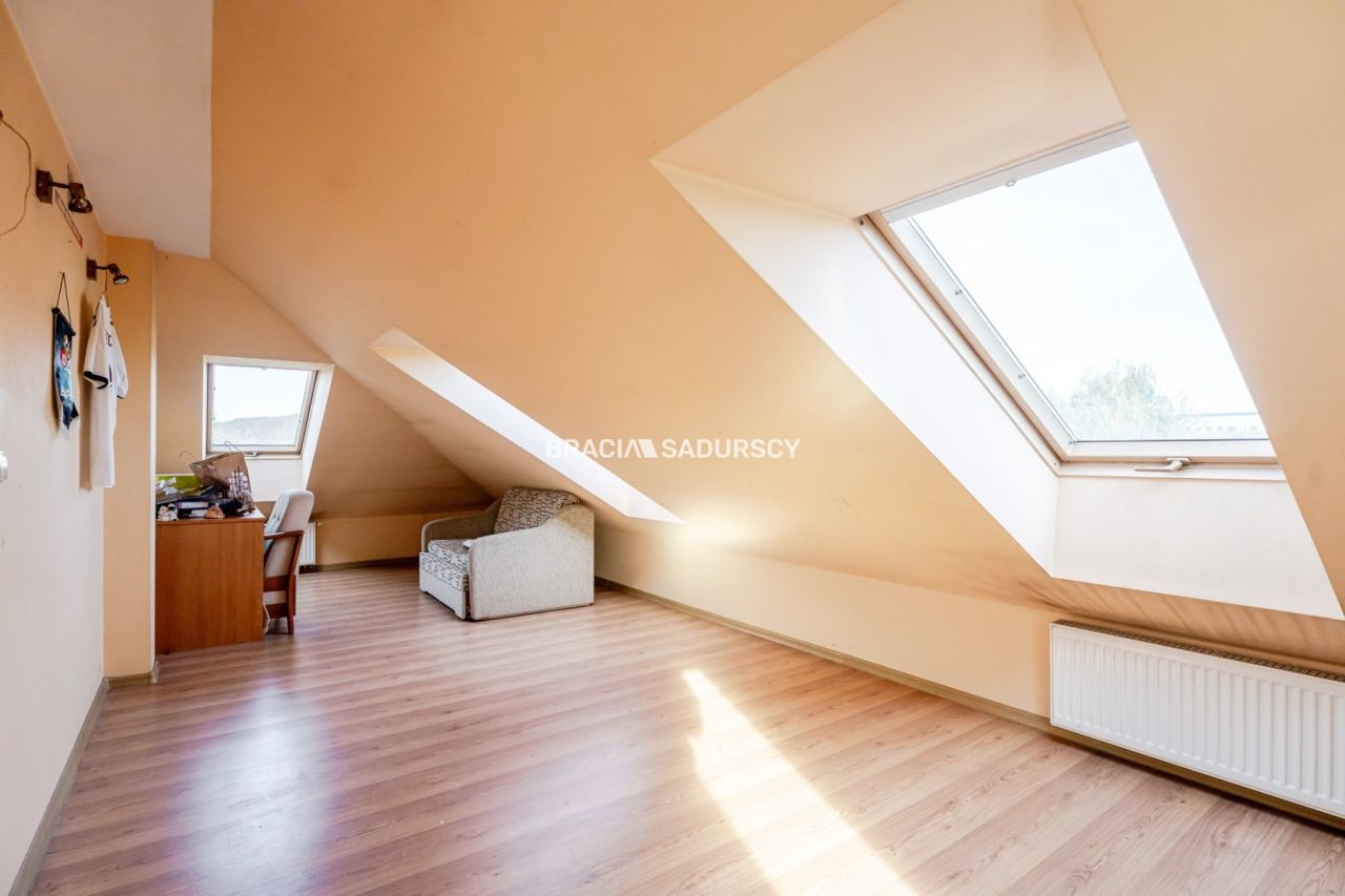 dom wolnostojący, 7 pokoi Skawina, ul. Wojska Polskiego. Zdjęcie 30