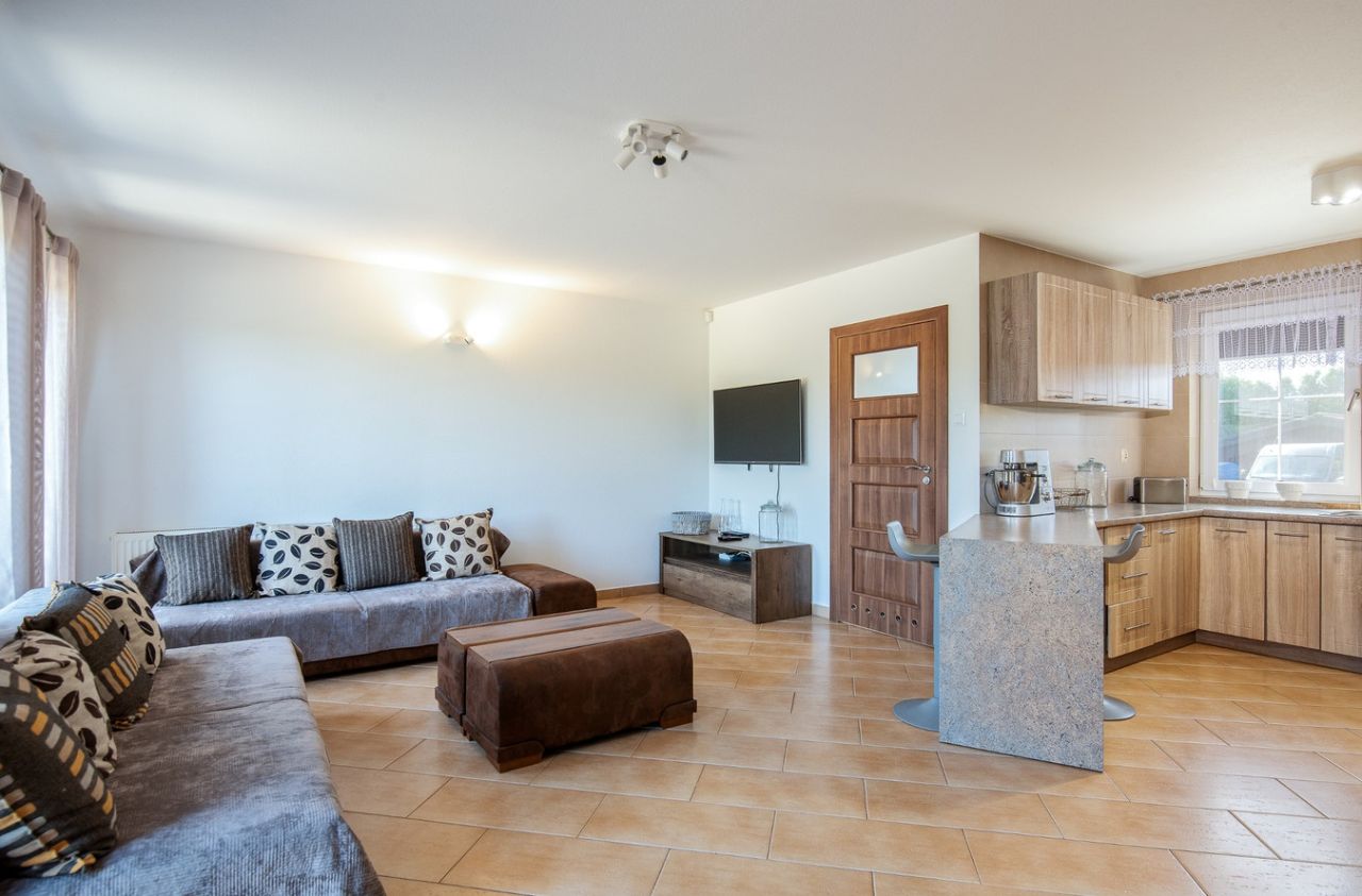 dom wolnostojący, 8 pokoi Czernin. Zdjęcie 5