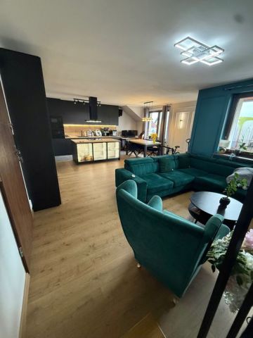 Mieszkanie 4-pokojowe Legnica. Zdjęcie 1