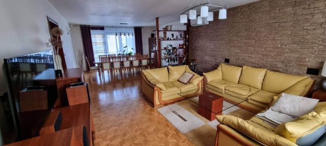 dom wolnostojący, 4 pokoje Skierniewice, ul. prof. Stanisława Małkowskiego. Zdjęcie 1