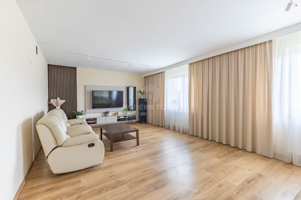 dom wolnostojący, 5 pokoi Rusiec. Zdjęcie 4