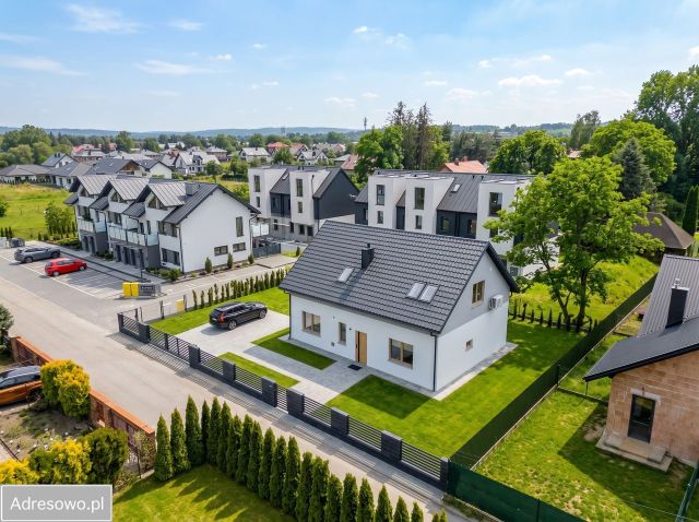 dom wolnostojący, 6 pokoi Tarnów, ul. Niska. Zdjęcie 1