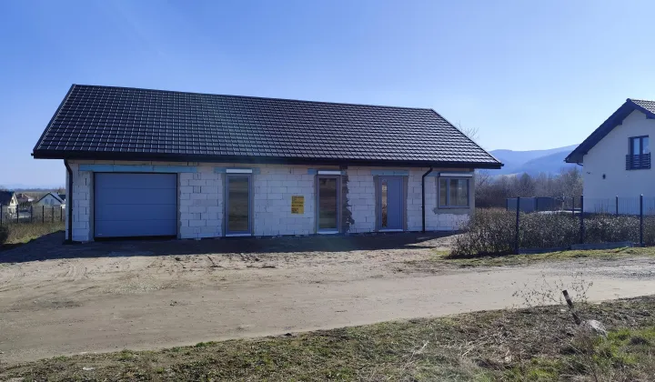 dom wolnostojący, 3 pokoje Kamienica, 172