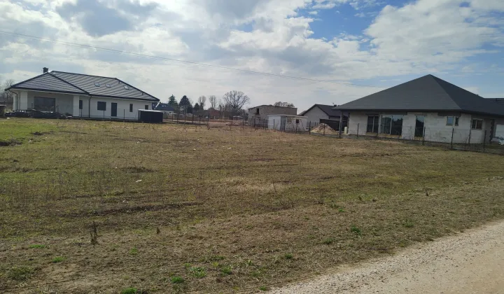 Działka budowlana Rozlazłów