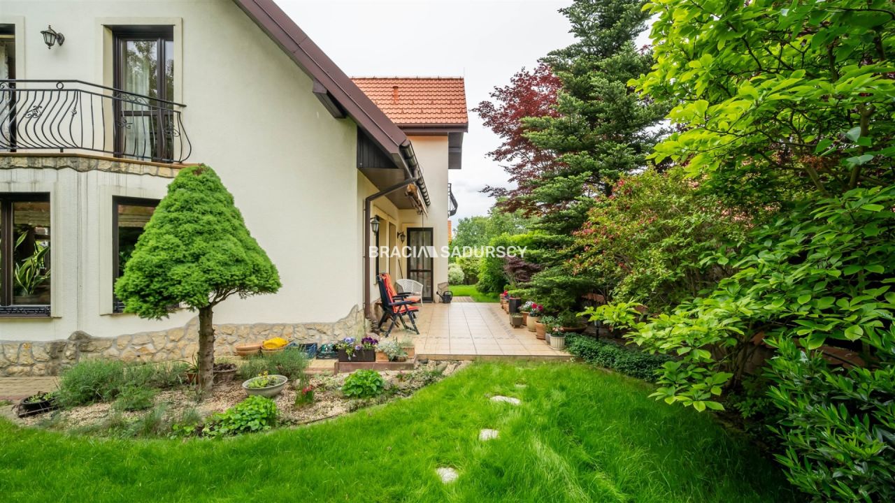 dom wolnostojący, 6 pokoi Bibice, ul. Kwiaty Polne. Zdjęcie 33