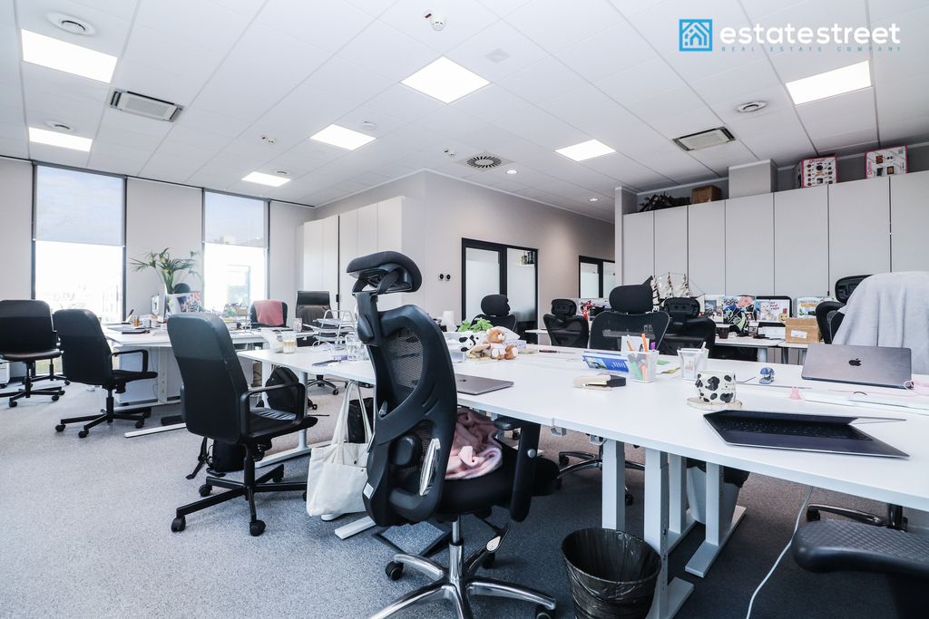 Biuro Kraków Łagiewniki-Borek Fałęcki, ul. Józefa Marcika. Zdjęcie 8