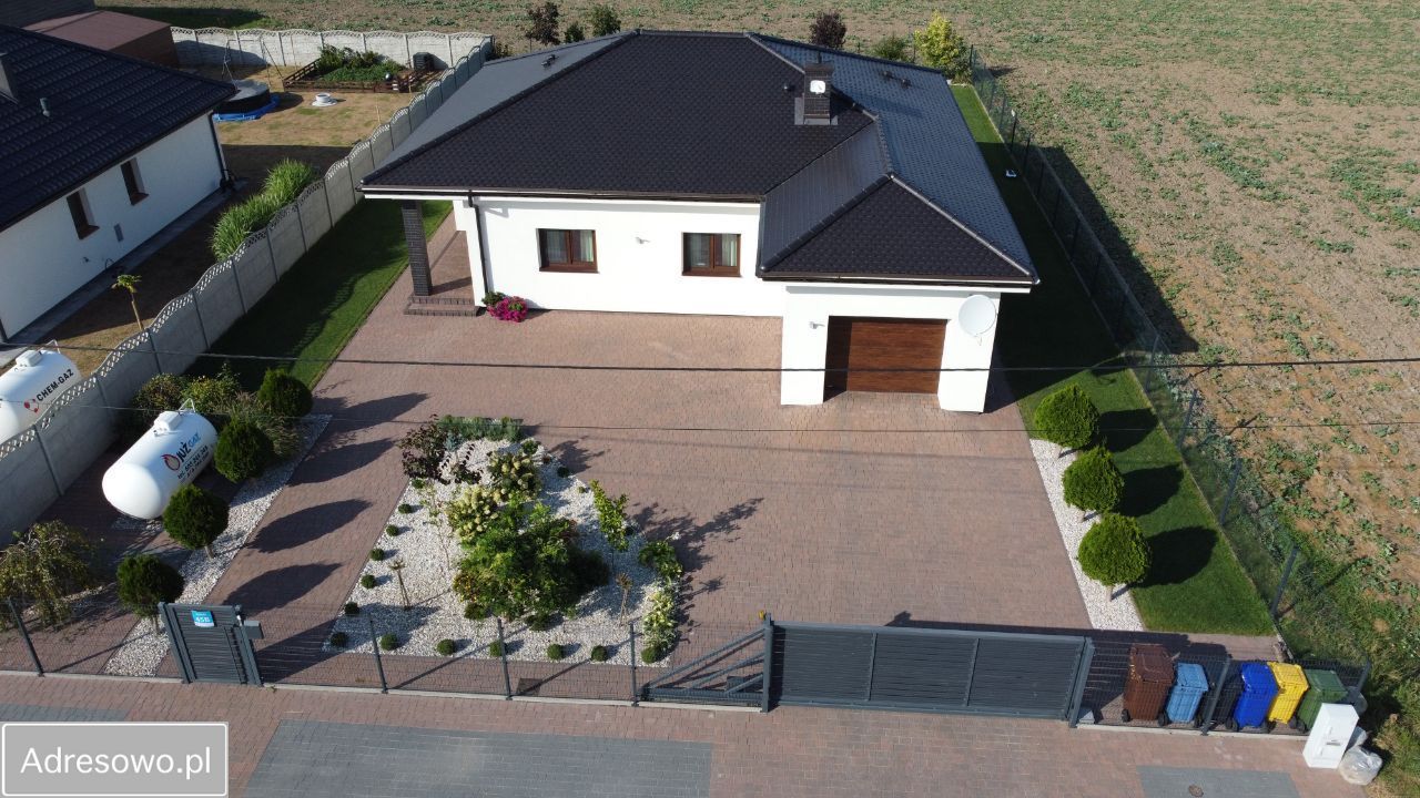 dom wolnostojący, 4 pokoje Kutno. Zdjęcie 3