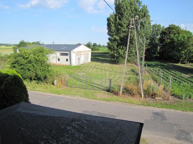 Hala/magazyn Sobiesiernie. Zdjęcie 1