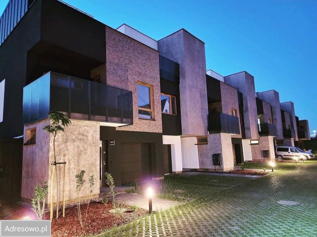 dom szeregowy, 4 pokoje Ząbki. Zdjęcie 1