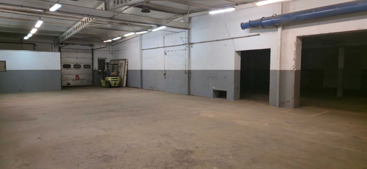 Hala/magazyn Piaski. Zdjęcie 4